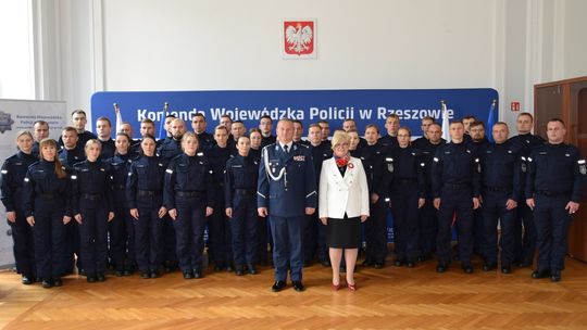 Do służby w Podkarpackiej Policji wstąpiło 43 nowych policjantów