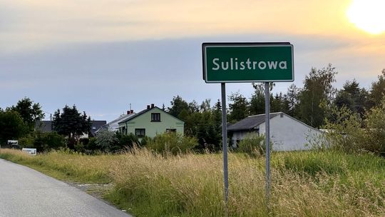 15-latka trafiła do szpitala, trzy osoby zatrzymano. Dramat w jednym z domów w Sulistrowej