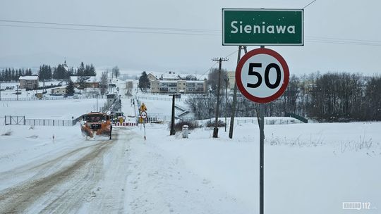 Droga przez zaporę w Sieniawie będzie nieprzejezdna dłużej niż zakładano