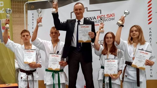 Drużynowe Wicemistrzostwo Polski Juniorów Krośnieńskiego Klubu Kyokushin Karate