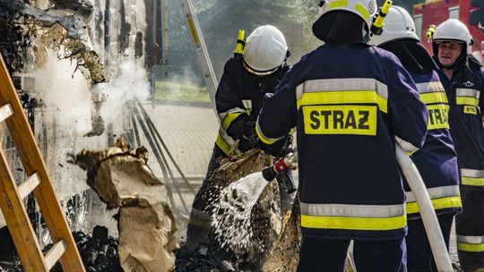 DUKLA: Kolejny pożar węgla drzewnego wewnątrz ciężarówki na DK19