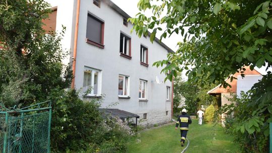 DUKLA: Pożar budynku. W środku miały być uwięzione osoby