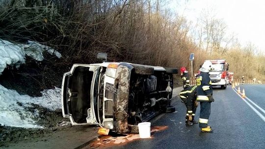 DUKLA: Rumuński bus jazdę zakończył na boku