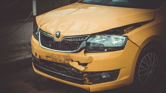 Dukla. Zderzenie skody i volkswagena na DK19