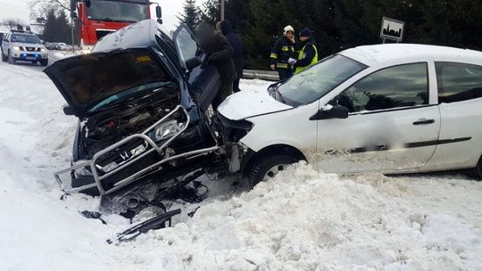 Dwa zdarzenia drogowe w tym samym czasie w Posadzie Górnej
