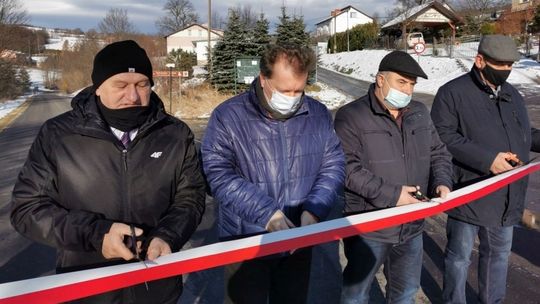 Dwie drogi przez malownicze krajobrazy oddane po remoncie