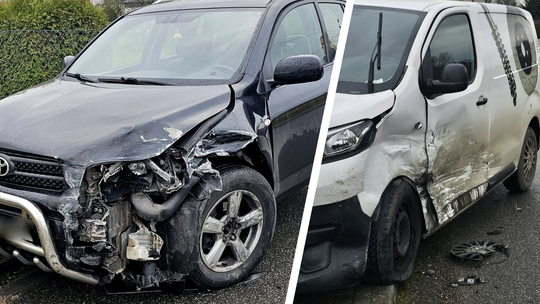 Dwie Toyoty zderzyły się na łuku drogi w Chlebnej