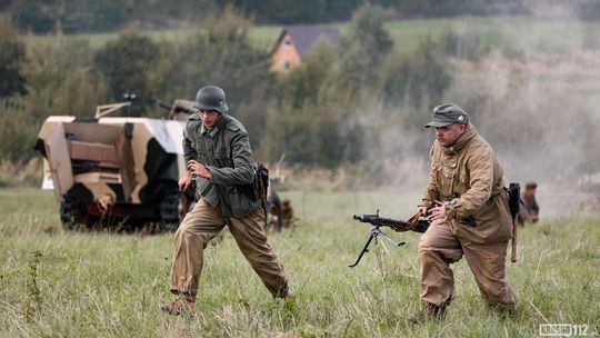 Echa historii. Rekonstrukcja bitwy karpacko-dukielskiej w Dukli [ZDJĘCIA]
