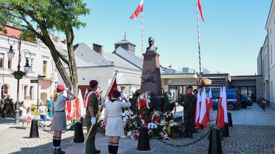 FELIETON Krosno112 / Urszula Rędziniak: Pomyślność dla Niepodległej!