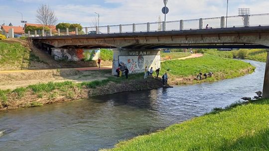 Fundacja GraTy zachęca do wspólnego sprzątania brzegów Wisłoka i Lubatówki