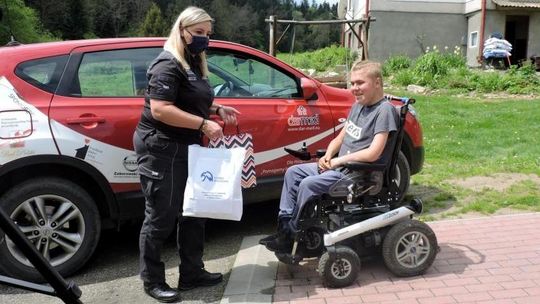 Funkcjonariusze Zakładu Karnego z Łupkowa i Moszczańca wsparli hospicjum