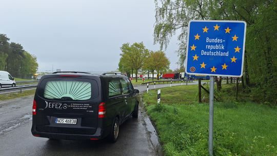 Gdy bliski umiera w Niemczech – jak mieszkańcy Podkarpacia mogą sprowadzić ciało do Polski?