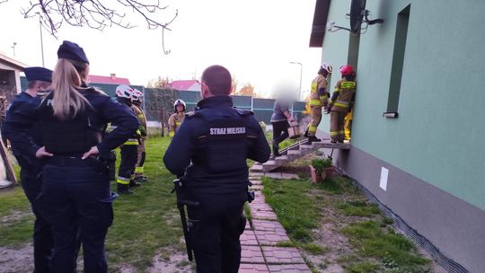 Gęsty dym nad ulicą Grodzką. Interweniowały służby