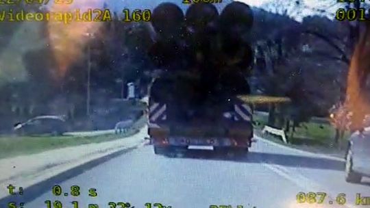 Głojsce. Pirat w ciężarówce zakończył jazdę z mandatem 2600 zł i 24 punktami [FILM]