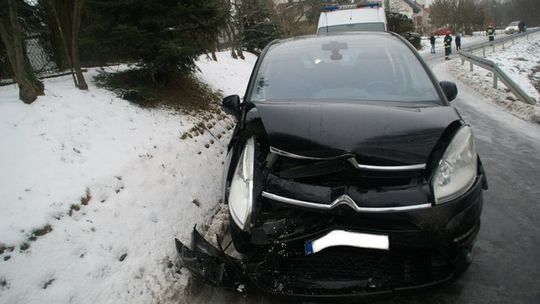 GŁOWIENKA: Kolizja Audi i Citroena