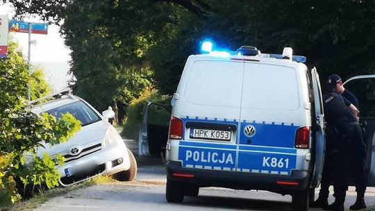 Głowienka. Pijany kierowca Toyoty wjechał do rowu [AKTUALIZACJA]