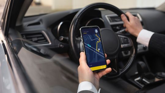 GPS do samochodu - czy to się opłaca przy jednym aucie? Odpowiedź Cię zaskoczy