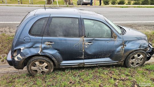 Groźna kolizja na DK28. Kierowca nie chciał zderzyć się z sarną