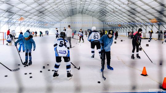 Hokejowa niedziela w Krośnie. Udany Dzień Otwarty na lodowisku