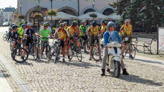Honorowi dawcy krwi kolejny raz wzięli udział w rajdzie rowerowym przez Krosno i gminę Wojaszówka