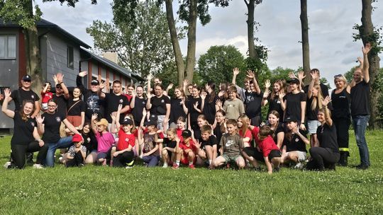 Integracja, zabawa i strażackie wyzwania przy ognisku. Spotkanie drużyn MDP z gminy Rymanów