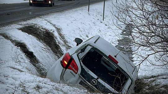 ? Intensywne opady śniegu. Na drogach doszło do kilku kolizji