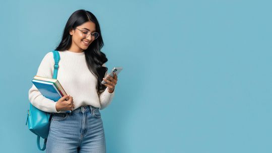 Internet i telewizja dla studenta – jak wybrać najlepszy pakiet do wynajmowanego mieszkania?