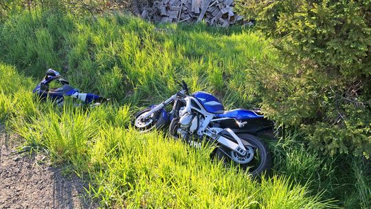 Iwla. Kierujący motocyklem wypadł z jezdni