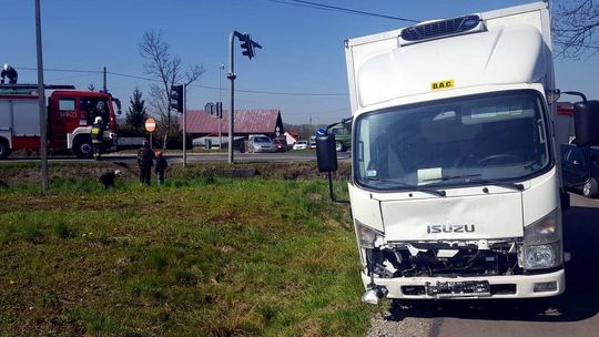 IWONICZ: Kierowca Isuzu najechał na tył Golfa