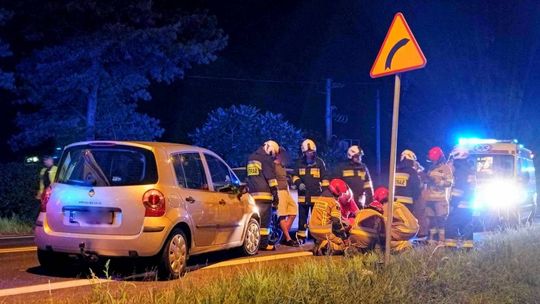 Iwonicz. Najechanie na siebie trzech pojazdów na DK28