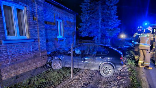 Iwonicz. Samochodem wjechała w dom