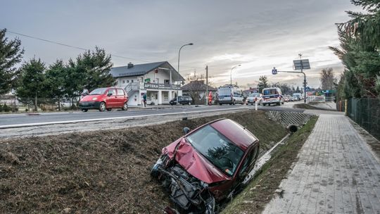 IWONICZ: Zderzenie dwóch samochodów na DK28