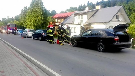 IWONICZ: Zderzenie trzech samochodów osobowych na Długiej
