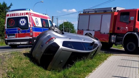 ? Iwonicz. Zjeżdżając z DK28, wjechała do rowu