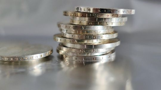 Jak działa kredyt oddłużeniowy? Przewodnik dla zadłużonych