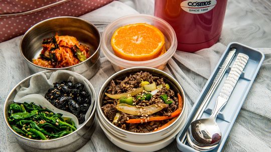 Jak efektywnie zarządzać domową spiżarnią, żeby nic się nie marnowało?