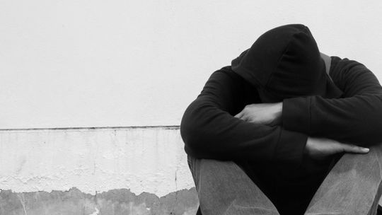 Jak pomóc bezdomnym? Na Podkarpaciu działa bezpłatna i całodobowa infolinia – tet. 987