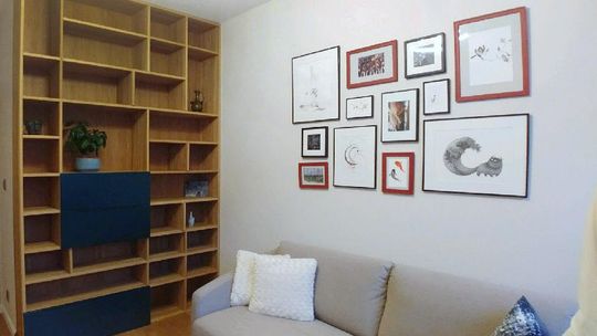 Jak wybrać idealne drewniane meble do nowoczesnego salonu?