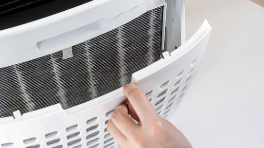 Jak wyczyścić klimatyzator przenośny