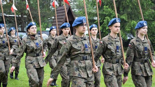 Jasiel. Uczniowie rymanowskiej mundurówki uświetnili obchody 77. rocznicy powołania WOP