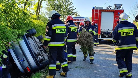 JASIONKA: Ranne osoby po dachowaniu pojazdu [AKTUALIZACJA]