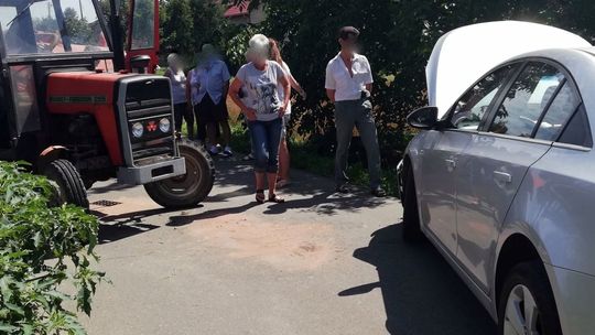 JASZCZEW: Zderzenie ciągnika rolniczego z osobówką