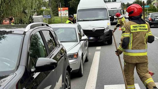 Jaszczew. Zderzenie trzech samochodów przed przejściem dla pieszych