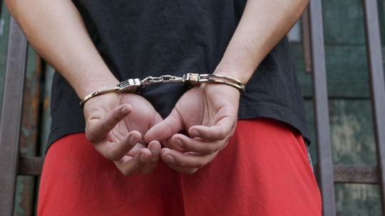 Jechał oplem po zakupy. Miał ponad 2,5 promila alkoholu