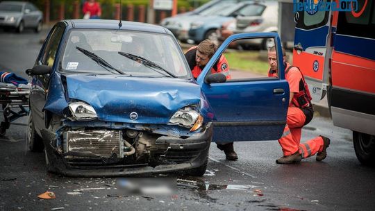 JEDLICZE: Kierowca Seicento najechał na Golfa