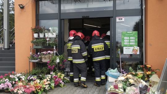 JEDLICZE: Pożar w jednym ze sklepów. Ewakuowano 20 osób