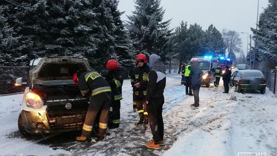 JEDLICZE: Zderzenie samochodów w śnieżycy