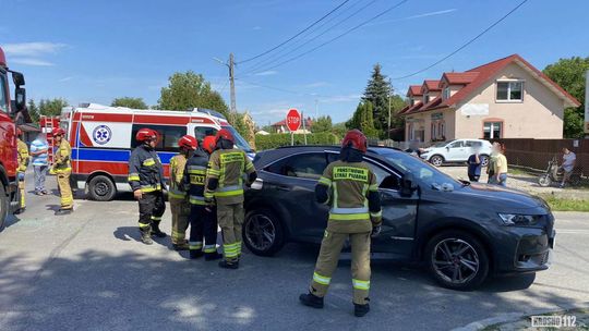 Jedna osoba ranna w zderzeniu trzech pojazdów w Łężanach