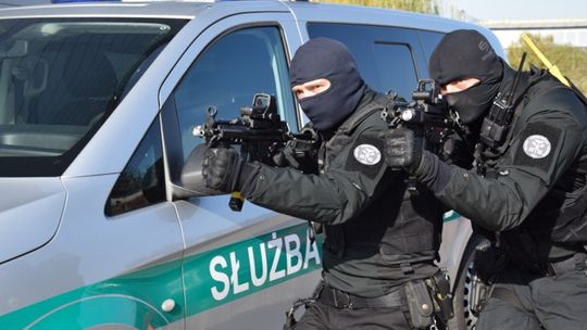 Jest 50 etatów w służbie celno-skarbowej. KAS rozpoczęła rekrutację na Podkarpaciu