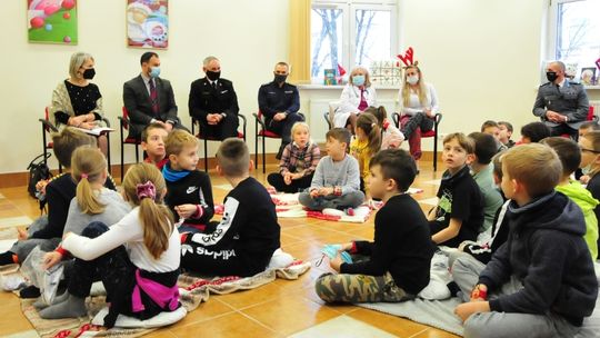 Jubileuszowa edycja "Mikołajkowego Czytania Dzieciom" w Pedagogicznej Bibliotece Wojewódzkiej w Krośnie